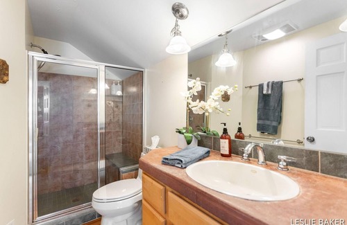 Macatawa Casa | Cottage-Close to Lake Macatawa and Downtown- Kayaks-Fire-Pit!