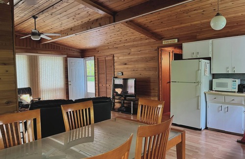 Traverse Bay Cabaña | Casa en alquiler en la playa de Abert!