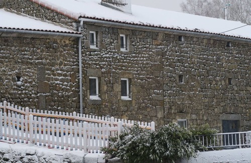 La Besseyre-Saint-Mary Cabaña | Casa rural para 10 con 4 habitaciones y 3 baños, se aceptan mascotas
