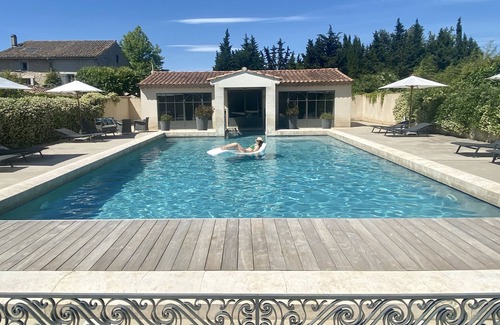 St.-Remy-de-Provence Cabaña | Los alquileres de habitaciones de los huéspedes encantador La Línea de la casa