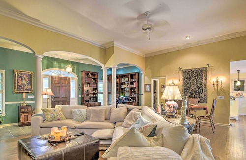 St. James Cabaña | Cottage Garden Home w/ Screened Patio & Yard!