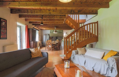 Plounerin Casa | Casita de campo 'Gîte Le Cornouaille - 10 Personnes' con piscina compartida, jardín y Wi-Fi
