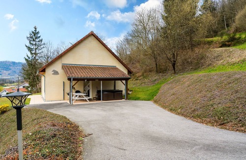 Rupt-sur-Moselle Cabaña | Casita de campo 'Gîte Sanglier' con terraza compartida, Wi-Fi y aire acondicionado