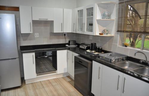 Gaborone Casa | Cottage Glen Lorne