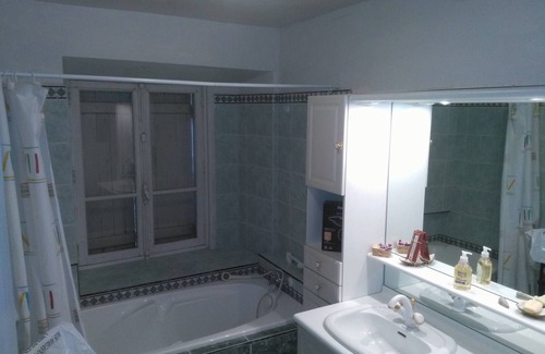 Chenoise Casa | Cottage house In A Quiet Hamlet With Countryside View