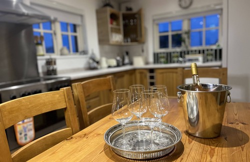 Ballycastle Cabaña | Cottage in Ballintoy, Causeway Coast - sleeps 5
