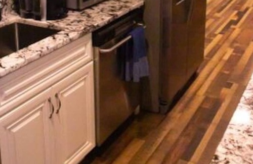 Mint Hill Apartamento | Cottage in the Woods, Near 485, All New