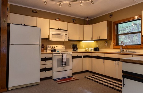 Pentwater Apartamento | Cottage in the Woods