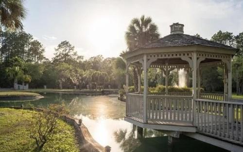 St. Augustine Casa | Cottage in the woods at Emerald Lakes Estate