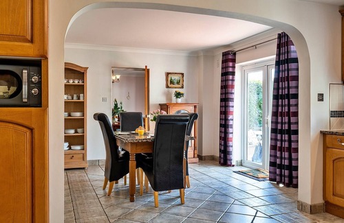 Newton Saint Cyres Casa | Casa en Whitestone con jardín y sala de juegos