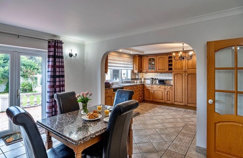 Newton Saint Cyres Casa | Casa en Whitestone con jardín y sala de juegos