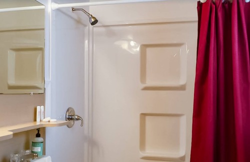 Eureka Springs Historic District Cabaña | Cottage near downtown with a patio, WiFi, kitchenettes & central AC