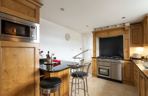 Lancaster Cabaña | Cottage - Sleeps 4 - Hot Tub - Garden - Parking