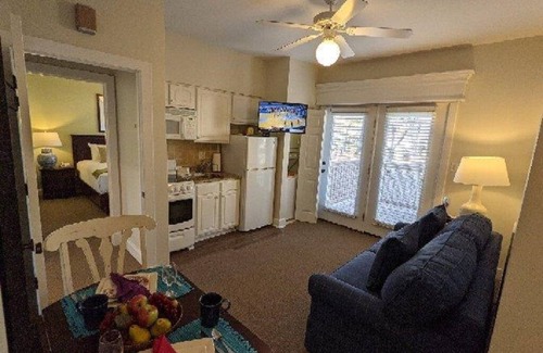 Lackey Cabaña | cottage sleeps 6-10 - incluudes both 2 bedroom and 1 bedroom in unuit