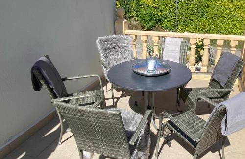 Lupburg Casa | Cottage Sleeps 6 with Parking