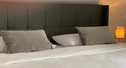 Lupburg Casa | Cottage Sleeps 6 with Parking