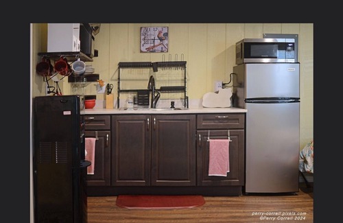 Hernando Cabaña | Peterson Cottage Slps 4 with kitchenette, grill, hot tub,