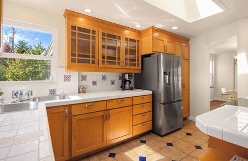 Bitter Lake Cabaña | Cottage vibes with a Spanish flare in N. Seattle. Minutes to Lightrail station!