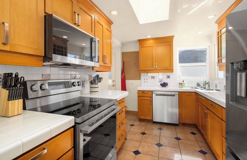 Bitter Lake Cabaña | Cottage vibes with a Spanish flare in N. Seattle. Minutes to Lightrail station!