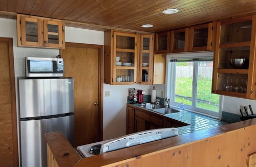 Birch Bay Casa | Cottage with Private Beach in Birch Bay