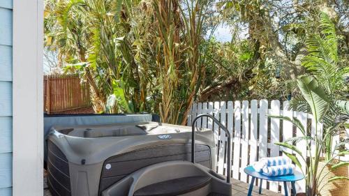 Vilano Beach Casa | Cottagecore Coast Deck Hot Tub Surf-Centric Neighborhood Kids Suite