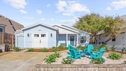 Vilano Beach Casa | Cottagecore Coast Deck Hot Tub Surf-Centric Neighborhood Kids Suite