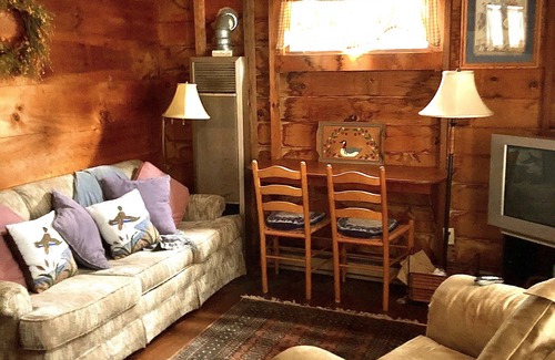 Bridgewater Cabaña | Cottages by the Lake #2 MAY SPRING SPECIALS!!