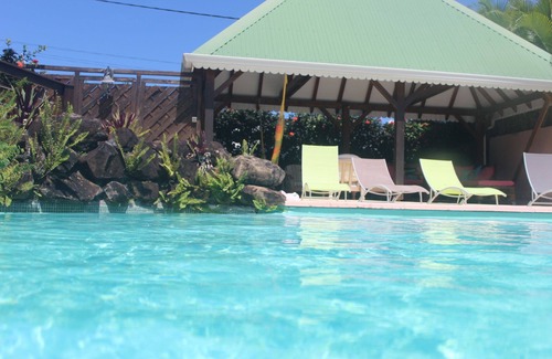 Sainte-Rose Casa | Casas rurales con piscina y Spa a 900 m del mar