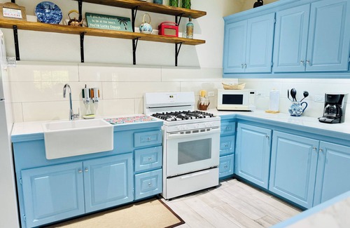 Atlantic Shores Cabaña | Cotton Bay Cottage @ Freights. Large sea facing garden. Family & Pet friendly