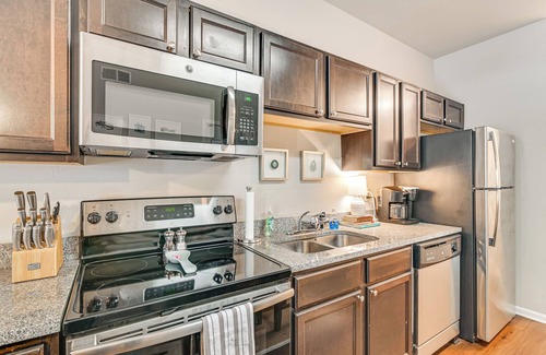 Starkville Condominio | Cotton District Condo: Walkable Spot for Game Day!