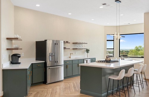 Cottonwood Casa | Cottonwood Paradise: Luxe Home w/ Pool-Expansive Epic Views!