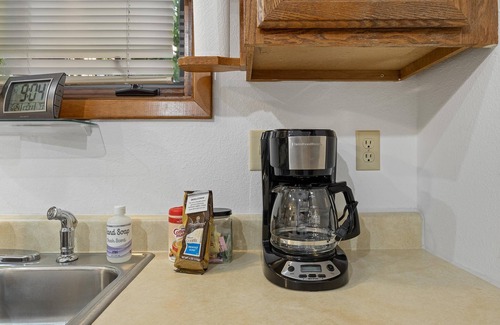 Rapid City Casa | Cougar Lodge Vacation Home Thirty Minutes from Mt Rushmore - In Rapid City On Canyon Lake Thirty Minutes from Mt Rushmore