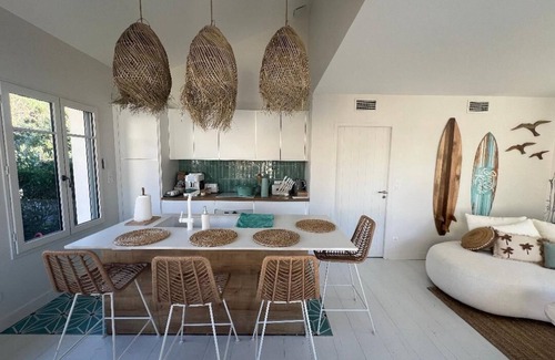 Andernos-les-Bains Casa | Couleurs Bassin" villas 50 m from the beach. 6 bedrooms - 11 beds - 6 bathrooms.