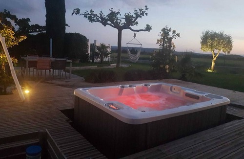 Saint-Gervais-sur-Roubion Casa | Country house with jaccusy in Drôme provençale