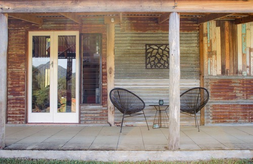 Uki Casa | Country Barn Retreat