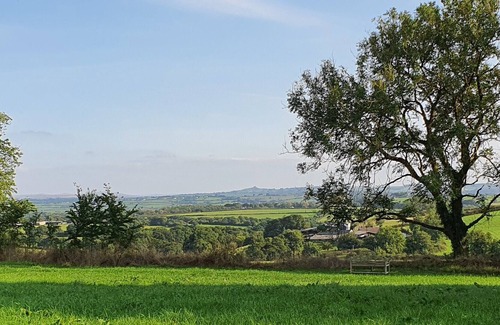 Lifton Casa | Country Barn With Private Garden & Games Room! Fantastic for Families or Groups