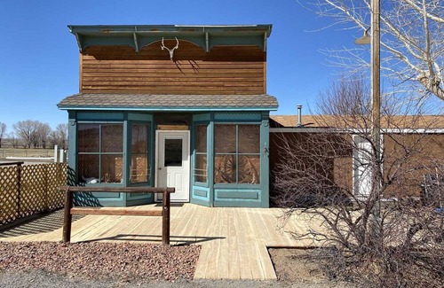 Riverton Cabina | Country Cabin Located In Central Wyoming