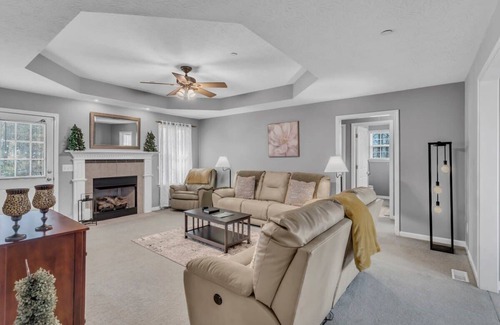 Pleasant View Casa | Country Chic-20 Min to Nash, Sleep 9