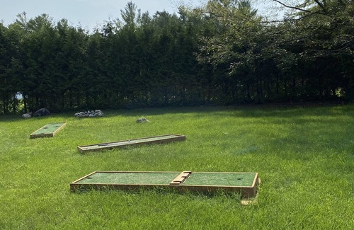 Tiny Cabaña | Country Club Cottage in Tiny - Moments From Beach!