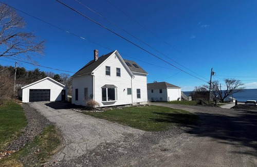 Owls Head Casa | Country Coastal Bungalow