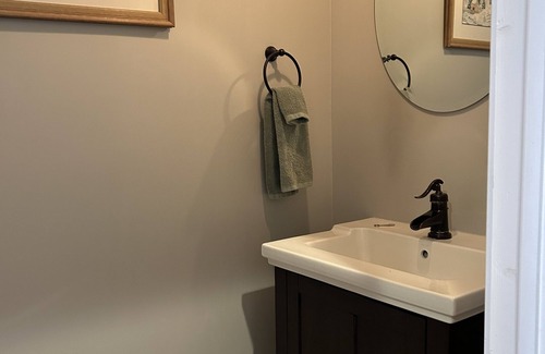 Hatfield Otro | Country Comfort and Views - 10 minutes from restaurants.