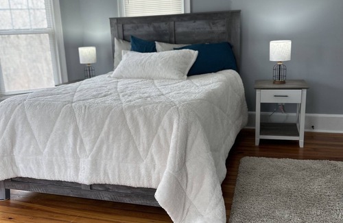 Hatfield Otro | Country Comfort and Views - 10 minutes from restaurants.