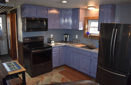 Racine Cabaña | Country Cottage get away w/ fire pit & breath-taking scenery