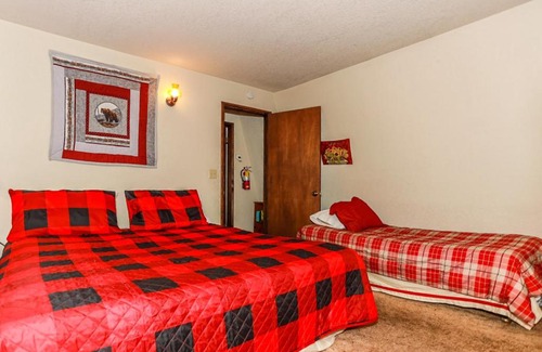 Big Bear City Casa | Country Cottage