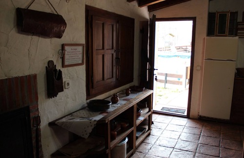 Espeja de San Marcelino Casa | Casa rural 'La Chimenea De Soria I I' con vistas a la montaña, piscina compartida y Wi-Fi