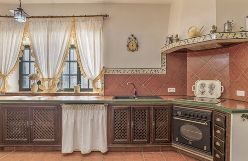 Setenil de las Bodegas Casa | Casa de campo 'Cortijo La Dehesa Del Pilar' con vistas a la montaña, piscina privada y Wi-Fi