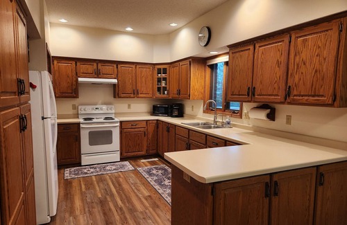 Hutchinson Casa | Country Escape 2BR, 2Ba, Lg Living, Fireplaces Crow River Winery Wedding Guests