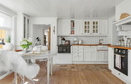 Brastad Casa | Country Estate With Tennis And Pool Near Lysekil