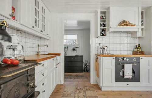 Brastad Casa | Country Estate With Tennis And Pool Near Lysekil