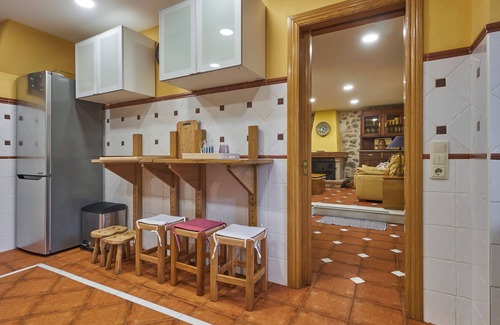 Fuentes de Penacorada Casa | Casa de campo 'La Majada de Peñacorada' con vistas a la montaña, piscina privada y Wi-Fi